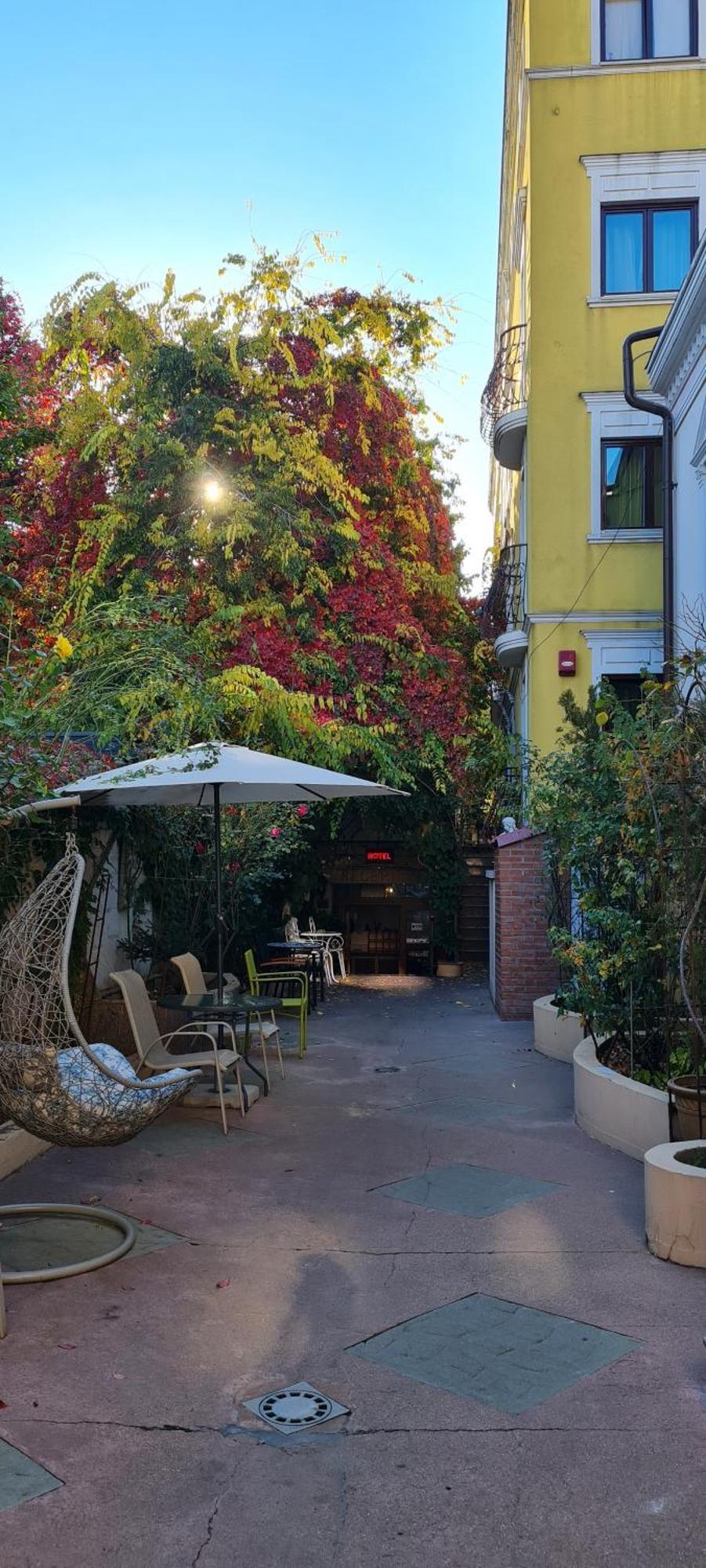 Casa Michelangelo Hotell Bukarest Exteriör bild