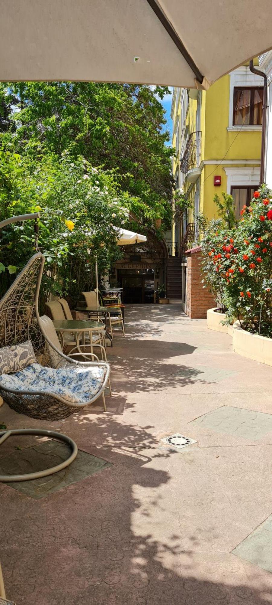 Casa Michelangelo Hotell Bukarest Exteriör bild